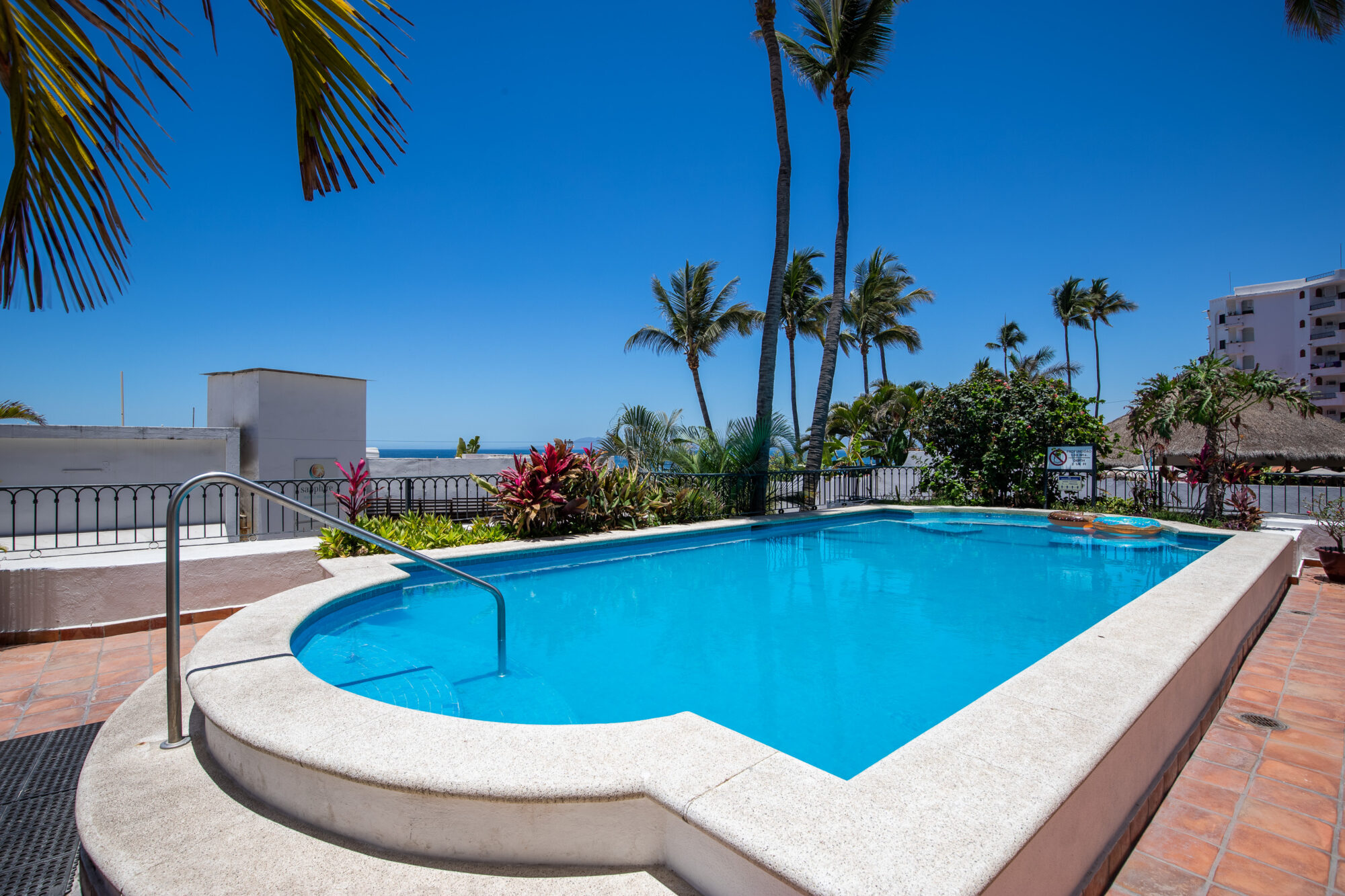 One Stree Beach - Pool_0002