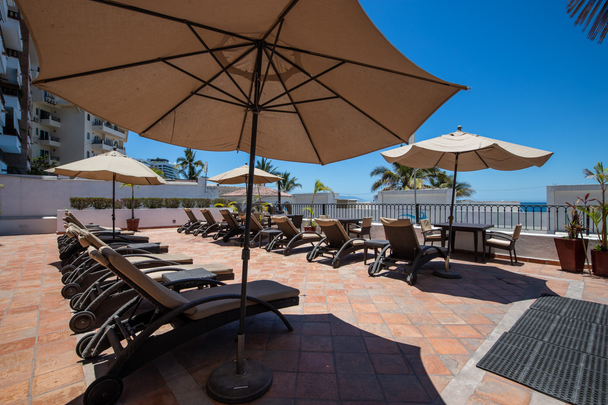 One Stree Beach - Pool_0007