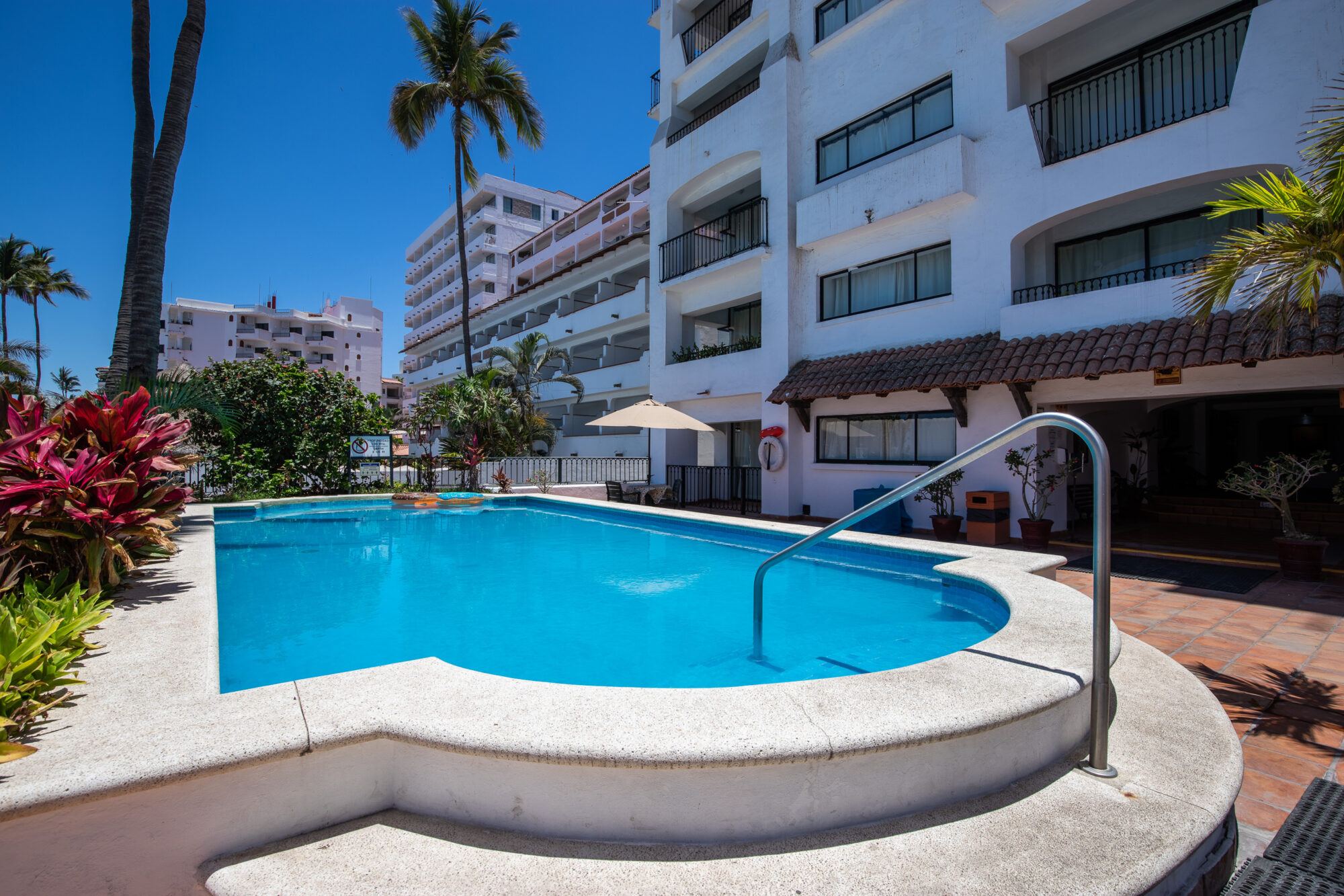 One Stree Beach - Pool_0008