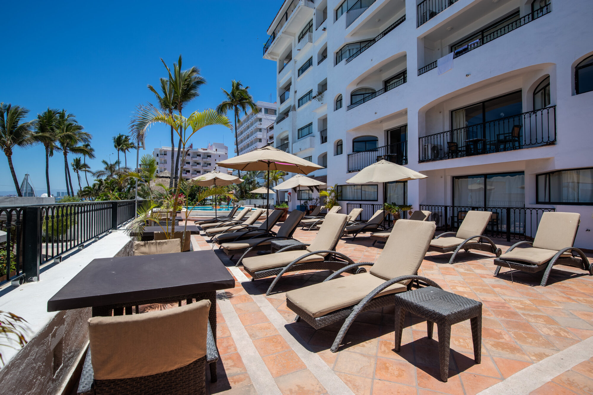 One Stree Beach - Pool_0011